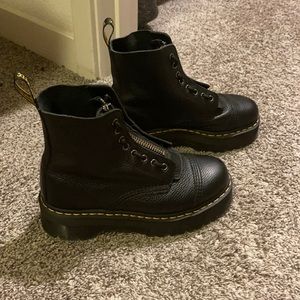 Doc Marten WOMENS Shoes